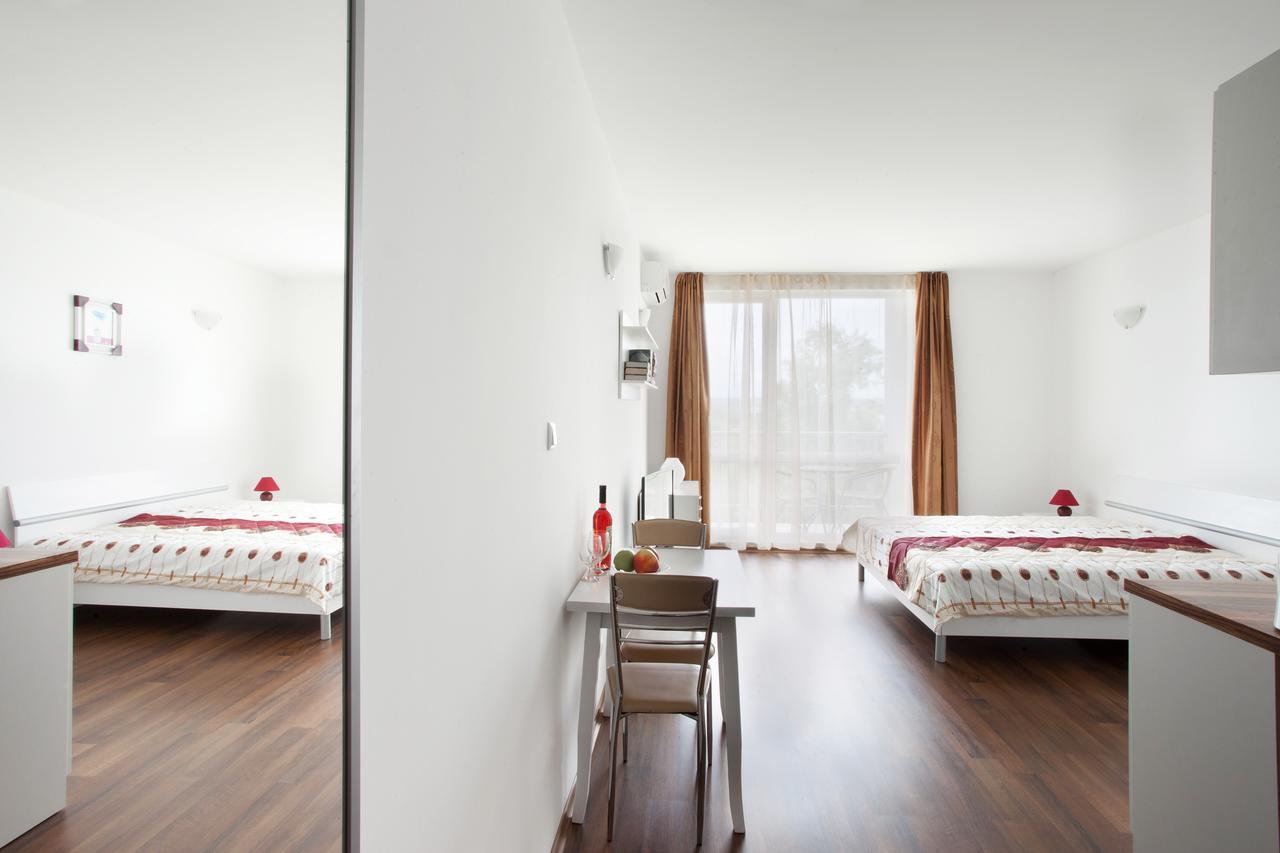 Vilmar Aparthotel Πομόριε Εξωτερικό φωτογραφία